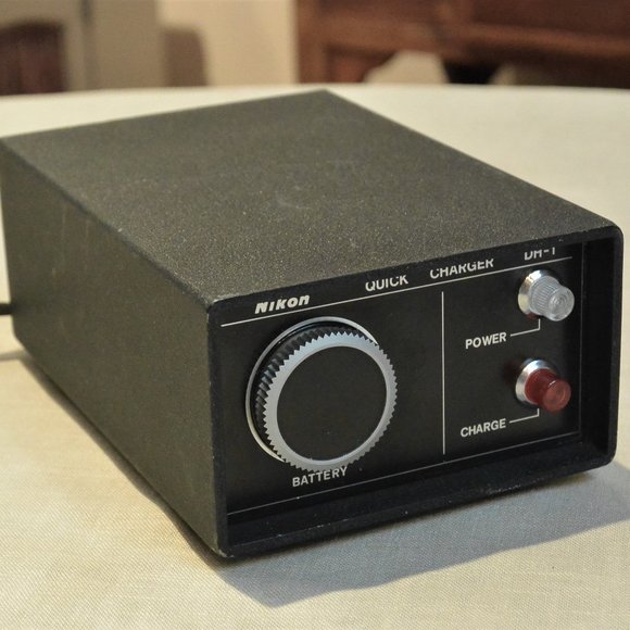 Nikon Quick Charger DH-1 - Picture 7 of 8